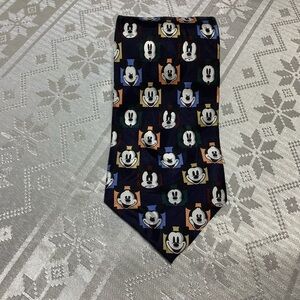 Mickey Mouse Patterned Tie 100% Silk